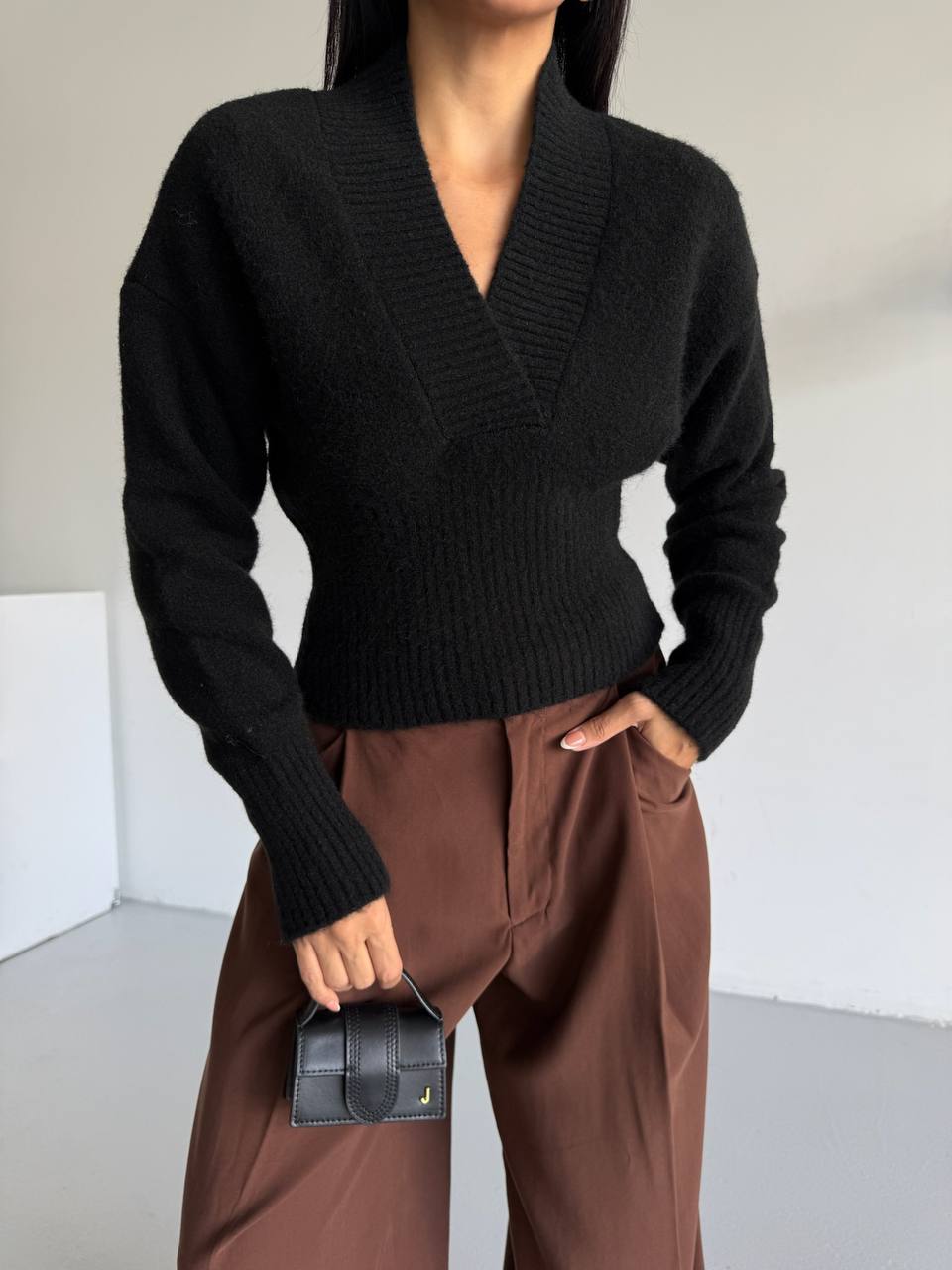 The Poise V-Neck Knit ( Black & Green)